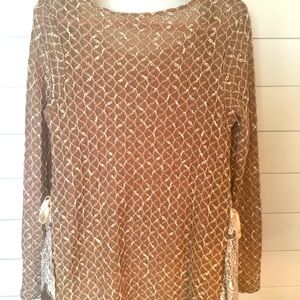 Alter’d State tunic top with lace details on side